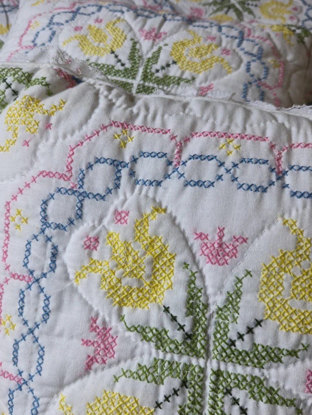 Vintage Handmade Floral Tulip Quilt Set - Signed Heirloom 3-Piece Lace Edge